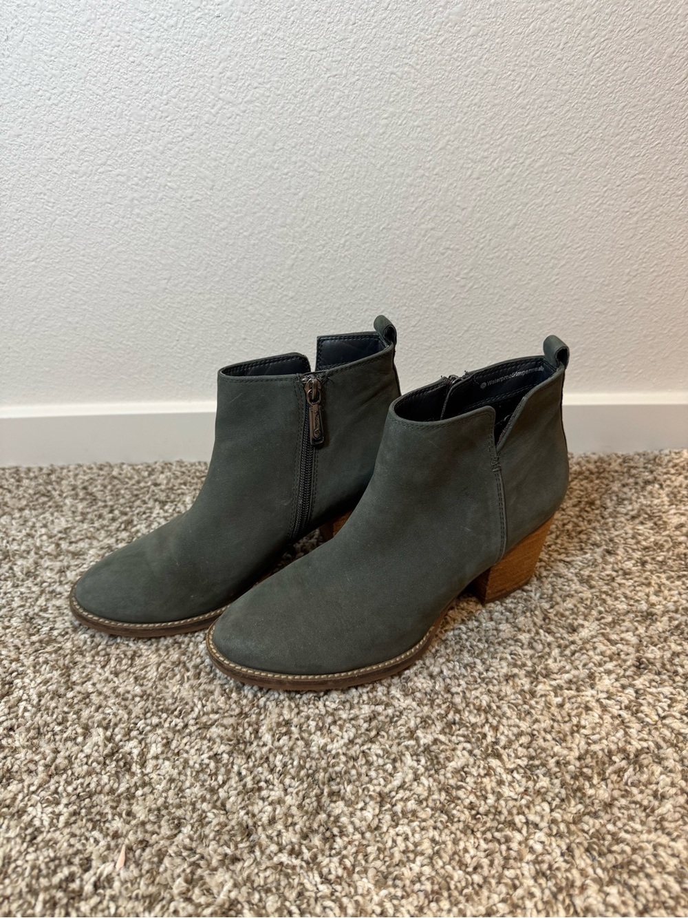Blondo Norma Waterproof NuBuck Olive Suede Ankle Booties with Wood Block Heel 7